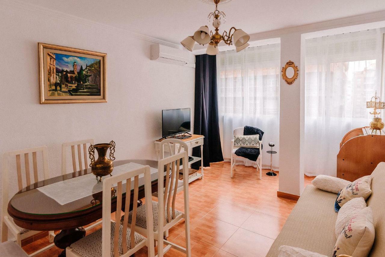 Apartament Morales De *